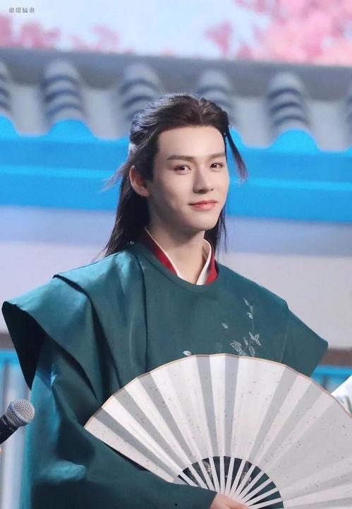 一线吃瓜娱乐圈小说,一线吃瓜者的甜蜜复仇之旅